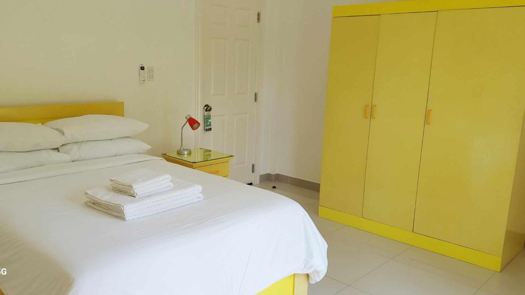 Bohol White House Bed & Breakfast Lila Экстерьер фото