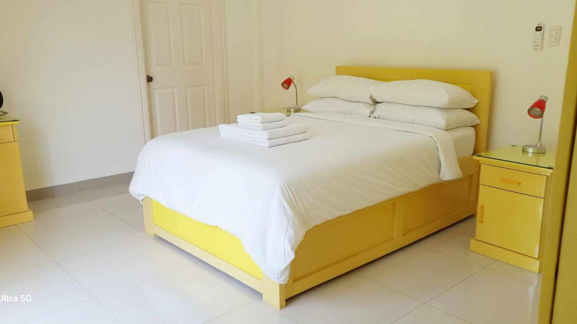 Bohol White House Bed & Breakfast Lila Экстерьер фото